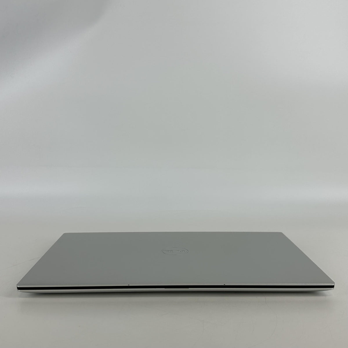 Dell XPS 15 9520 Silver 2.5 GHz Intel Core i9 12th Gen. 32GB RAM 1TB