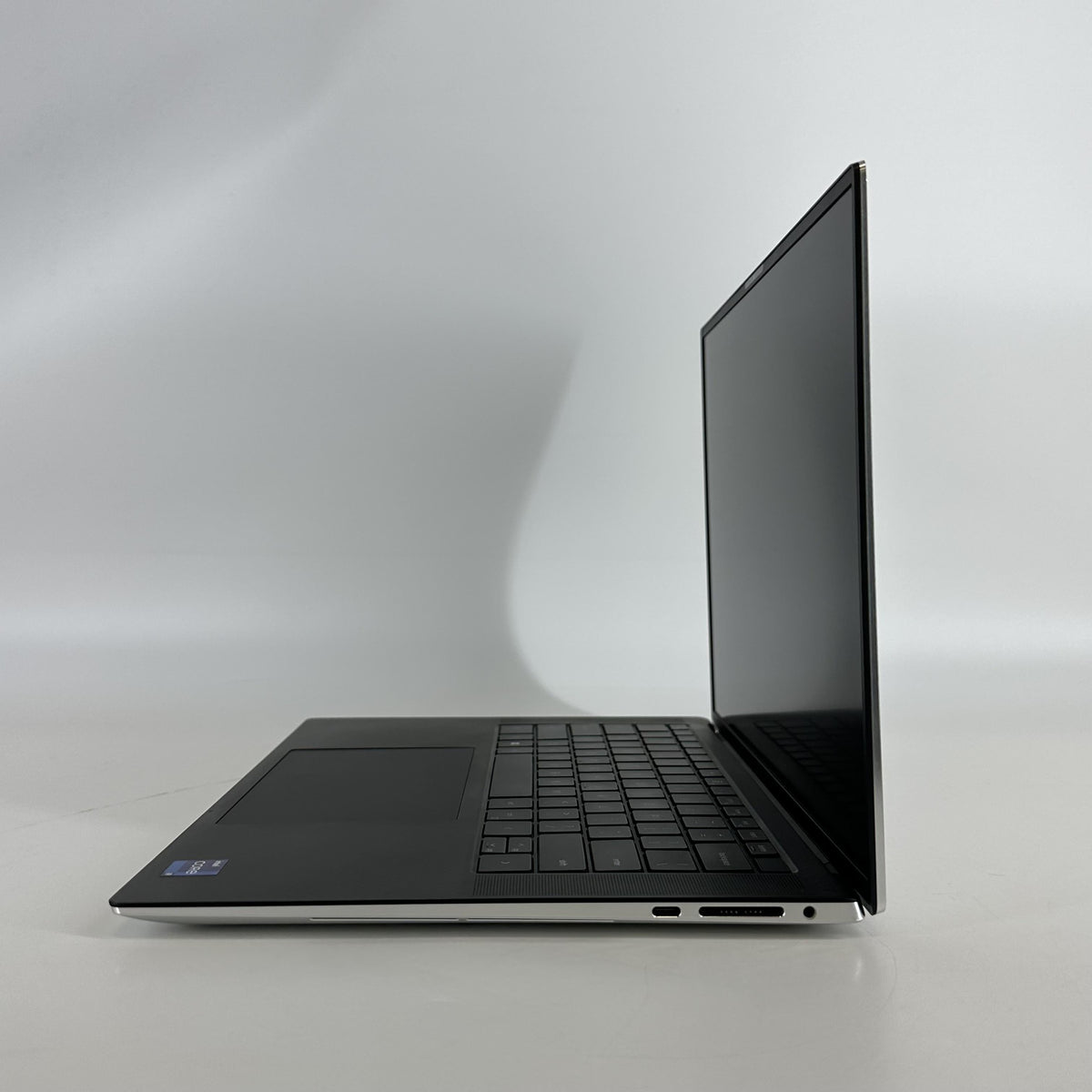 Dell XPS 15 9520 Silver 2.5 GHz Intel Core i9 12th Gen. 32GB RAM 1TB