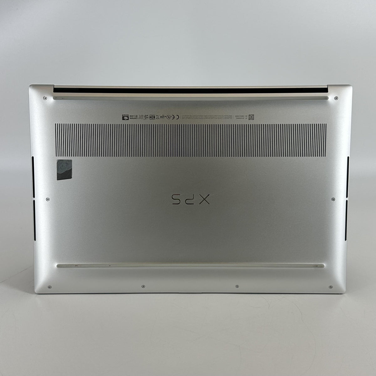 Dell XPS 15 9520 Silver 2.5 GHz Intel Core i9 12th Gen. 32GB RAM 1TB