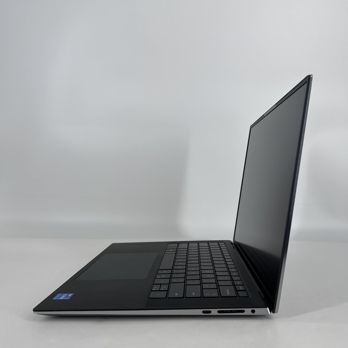 Dell Precision 5560 15.6 Gray 2.3 GHz Intel Core i7 11th Gen. 16GB
