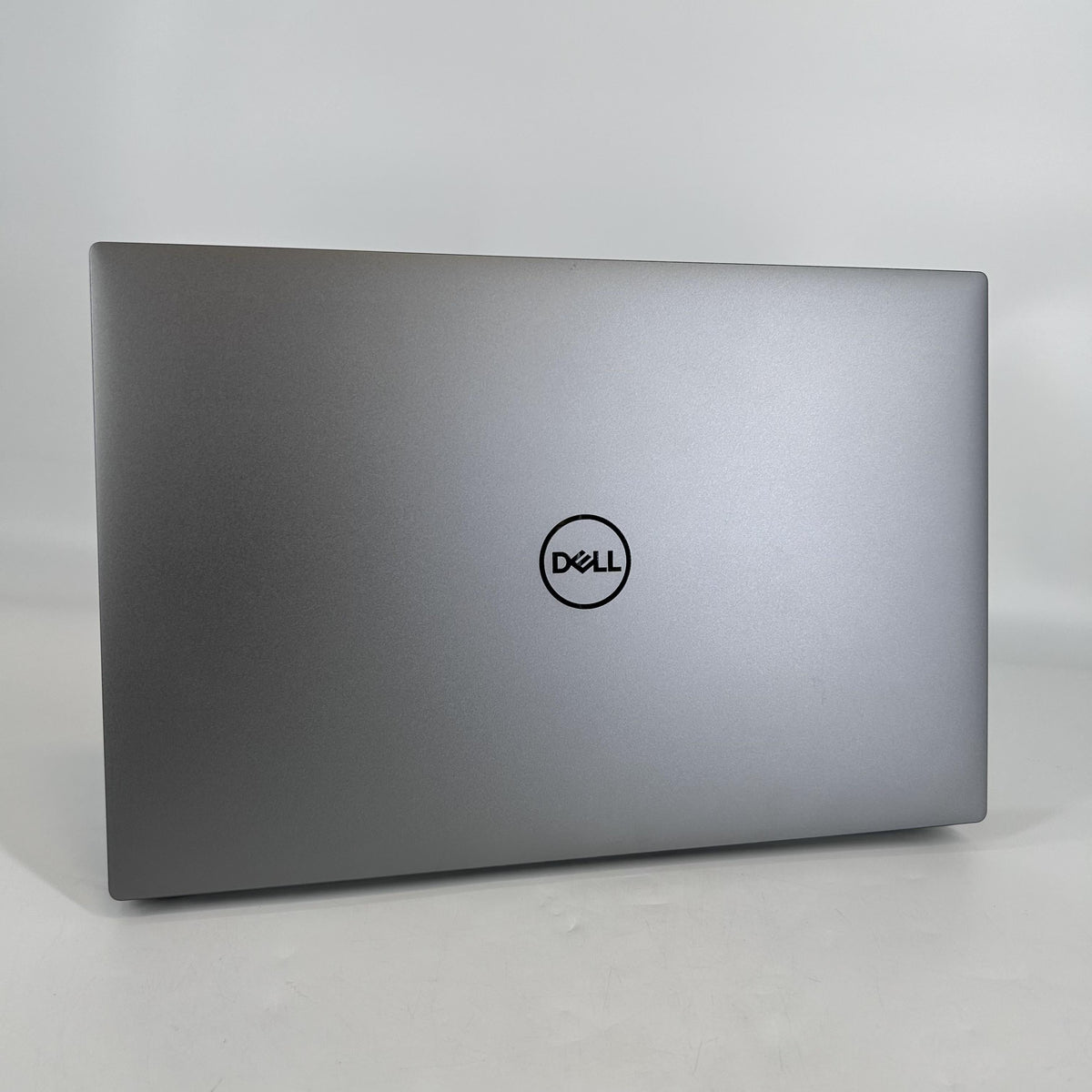 Dell Precision 5560 15.6 Gray 2.3 GHz Intel Core i7 11th Gen. 16GB
