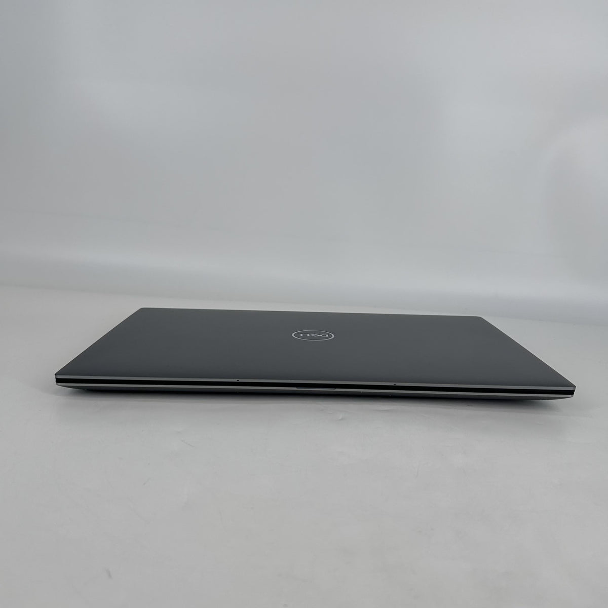 Dell Precision 5560 15.6 Gray 2.3 GHz Intel Core i7 11th Gen. 16GB