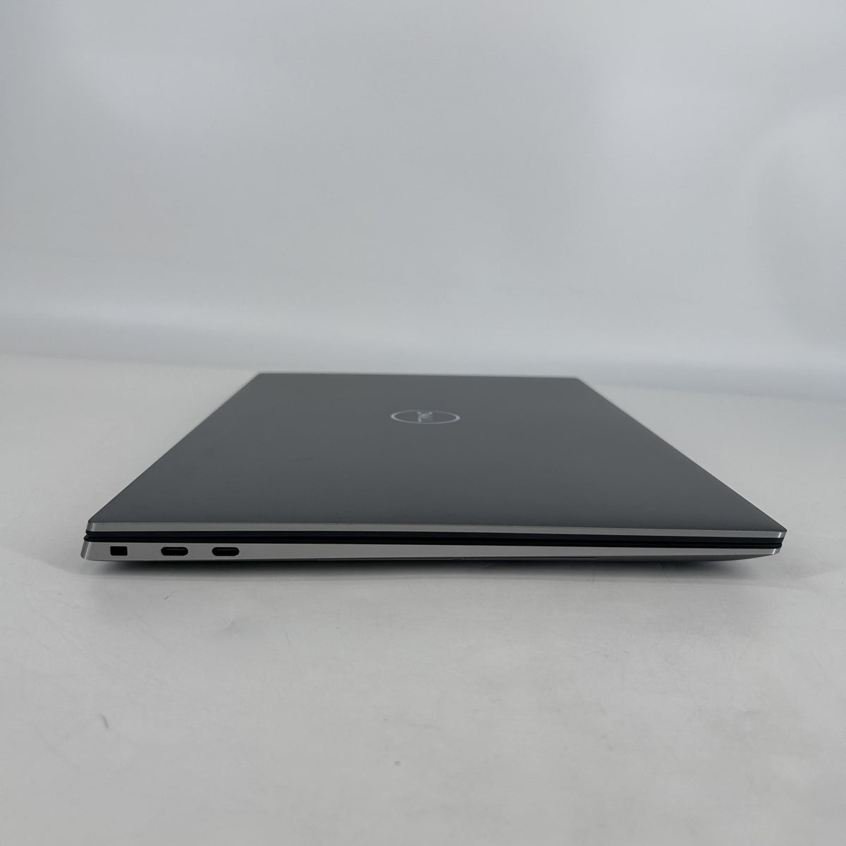 Dell Precision 5560 15.6 Gray 2.3 GHz Intel Core i7 11th Gen. 16GB