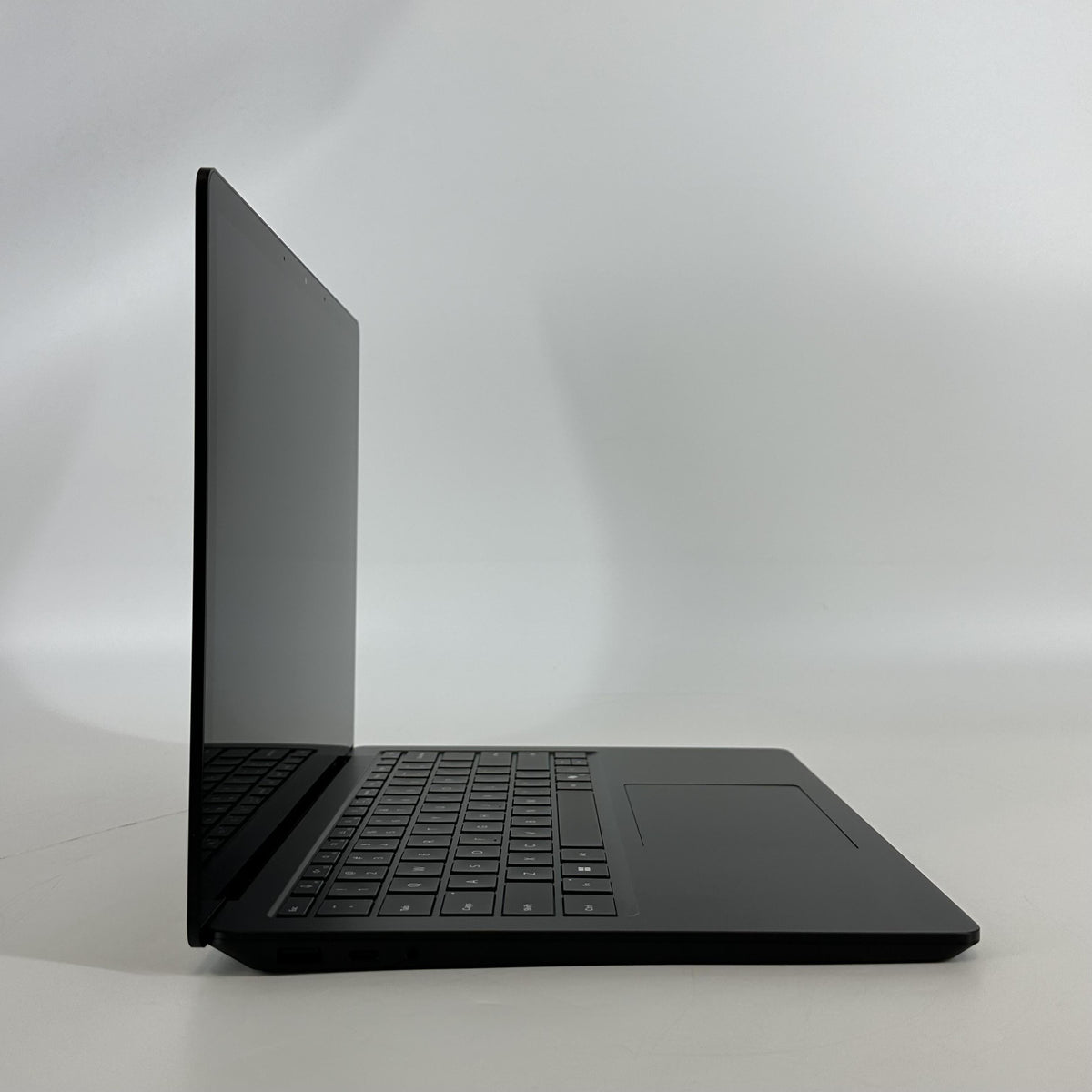 Microsoft Surface Laptop 6 13.5 Black 3.8 GHz Intel Core Ultra 7 16GB