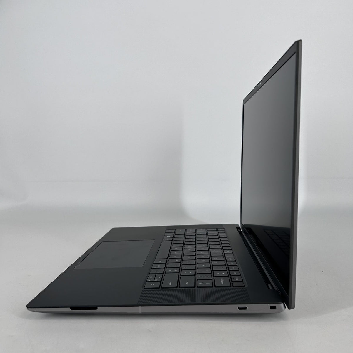 Dell Precision 5680 16 Gray 2.6 GHz Intel Core i9 13th Gen. 64GB RAM