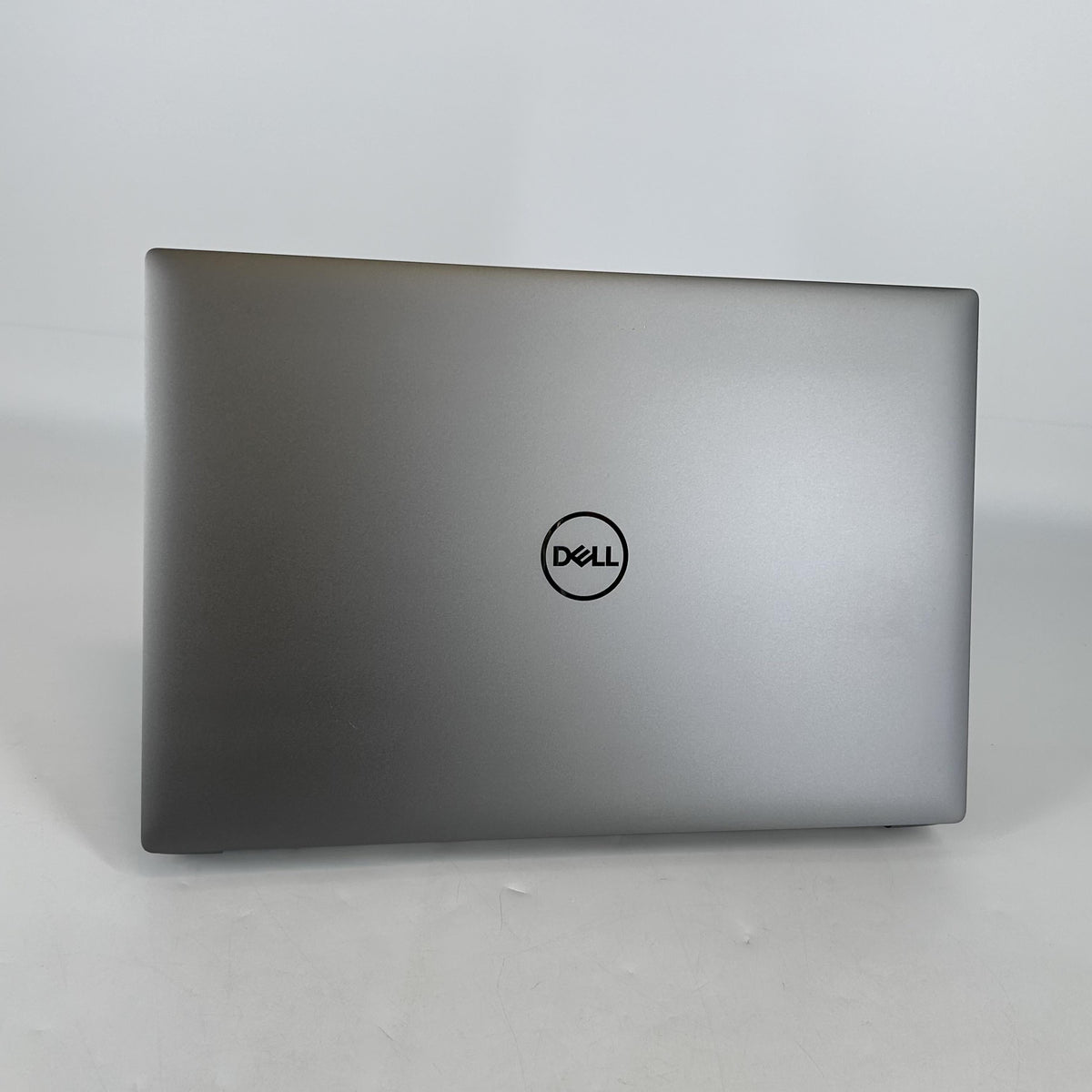 Dell Precision 5680 16 Gray 2.6 GHz Intel Core i9 13th Gen. 64GB RAM