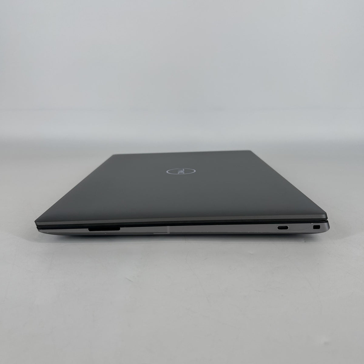 Dell Precision 5680 16 Gray 2.6 GHz Intel Core i9 13th Gen. 64GB RAM