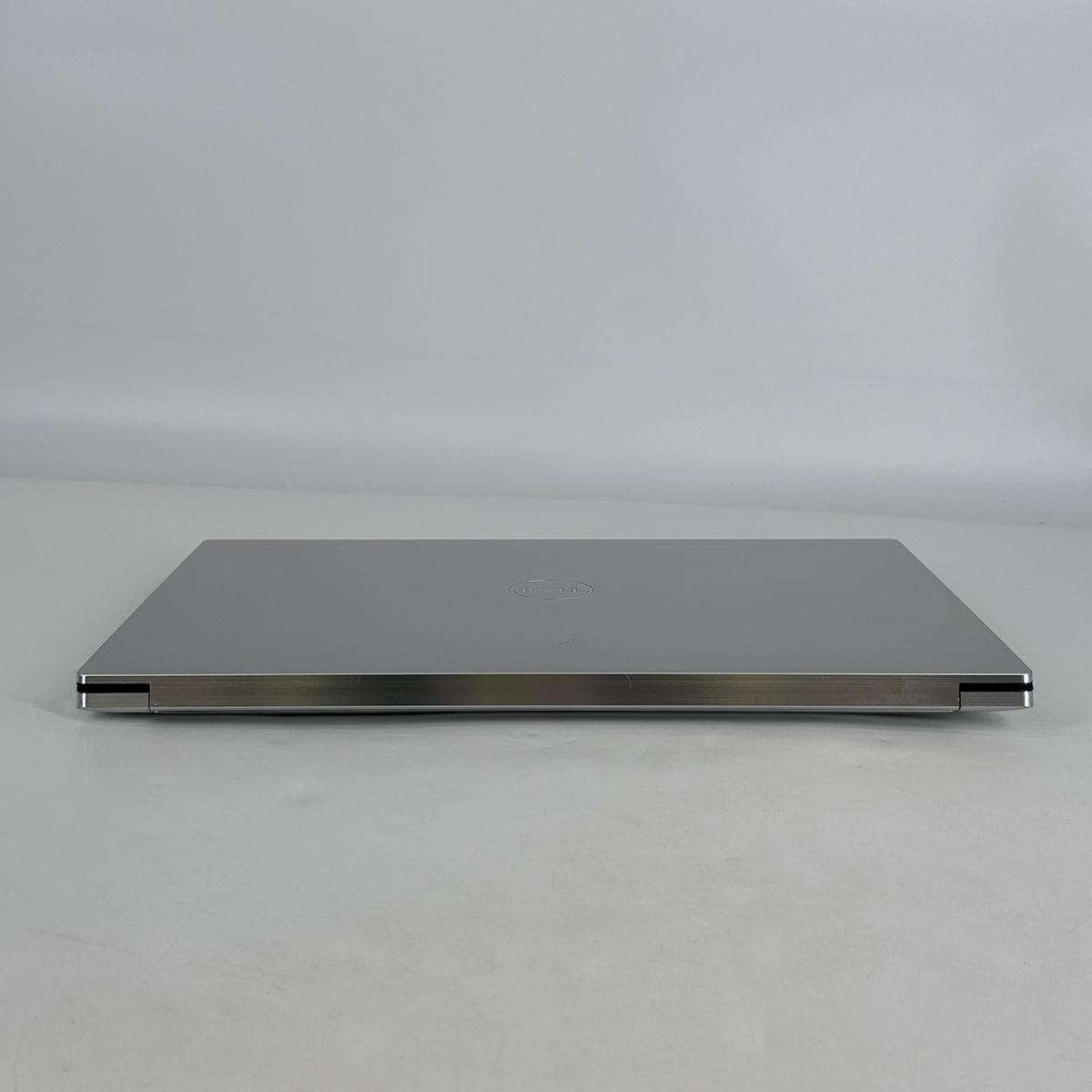 Dell XPS 15 9510 Silver 2.3 GHz Intel Core i7 11th Gen. 16GB RAM
