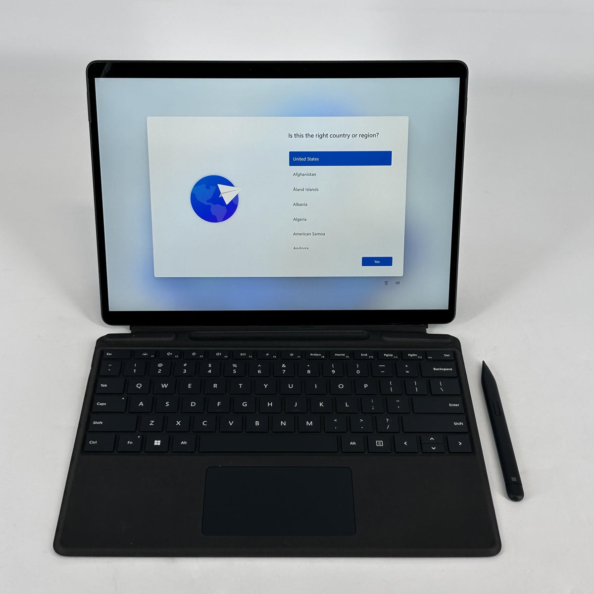 Microsoft Surface Pro 8 13 Black WiFi 3.0 GHz Intel Core i7 11th Gen.