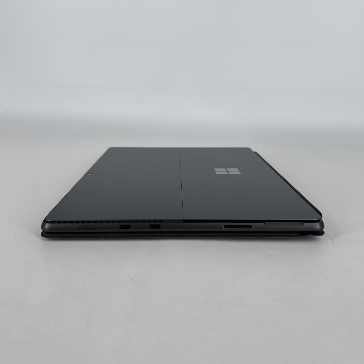 Microsoft Surface Pro 8 13 Black WiFi 3.0 GHz Intel Core i7 11th Gen.