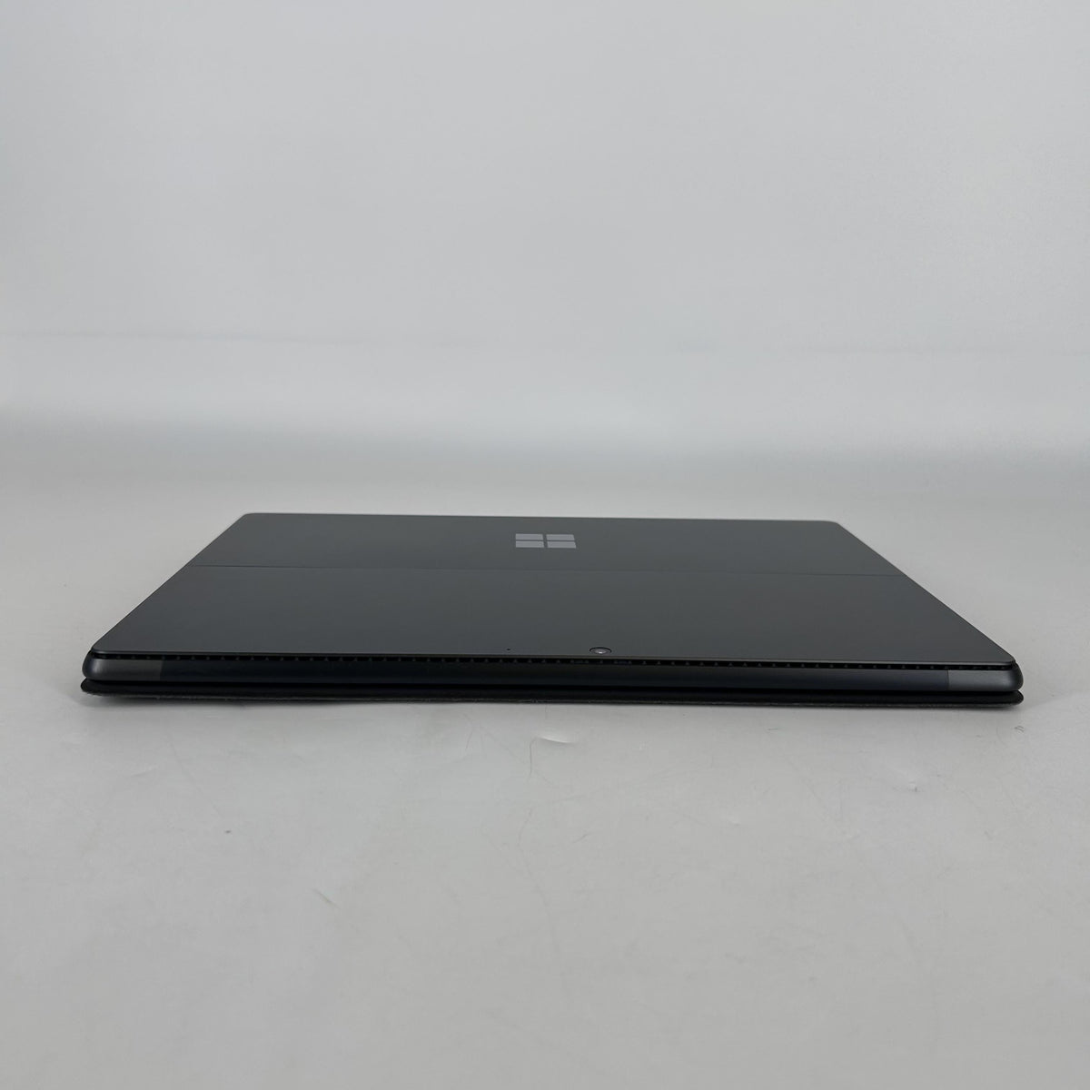 Microsoft Surface Pro 8 13 Black WiFi 3.0 GHz Intel Core i7 11th Gen.