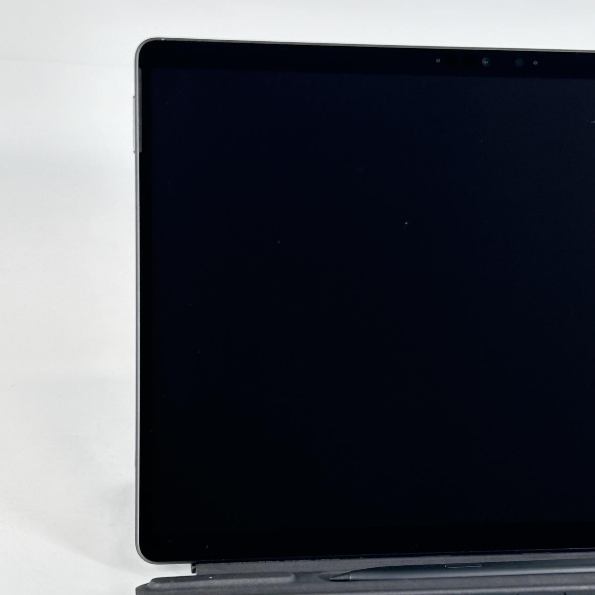 Microsoft Surface Pro 8 13 Black WiFi 3.0 GHz Intel Core i7 11th Gen.