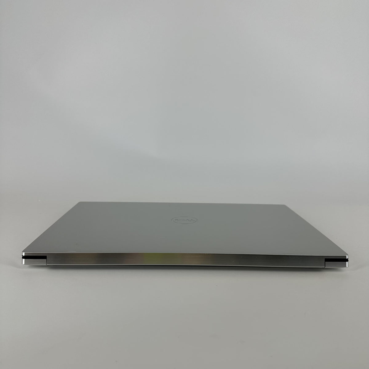 Dell XPS 15 9520 Silver 2.3 GHz Intel Core i7 12th Gen. 32GB RAM