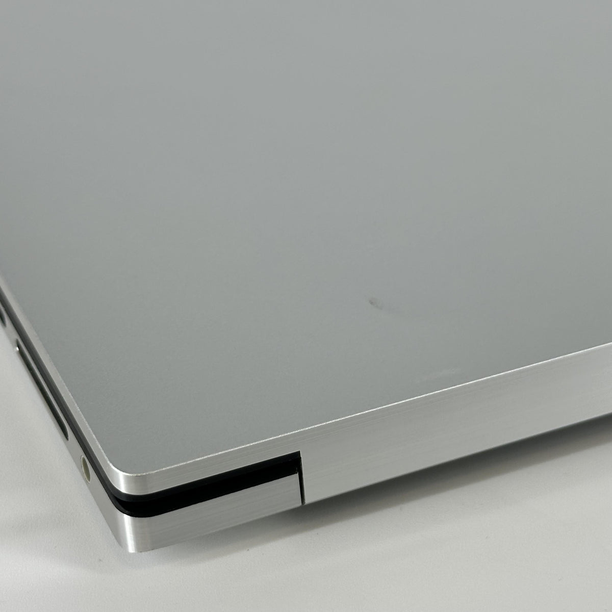 Dell XPS 15 9520 Silver 2.3 GHz Intel Core i7 12th Gen. 32GB RAM