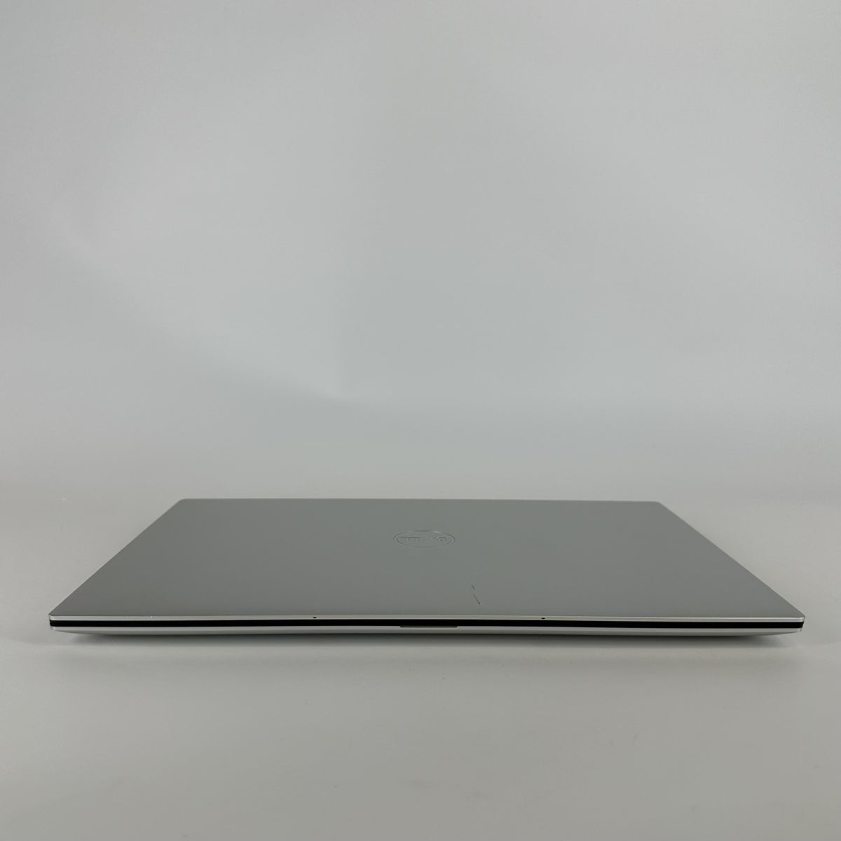 Dell XPS 15 9520 Silver 2.3 GHz Intel Core i7 12th Gen. 32GB RAM
