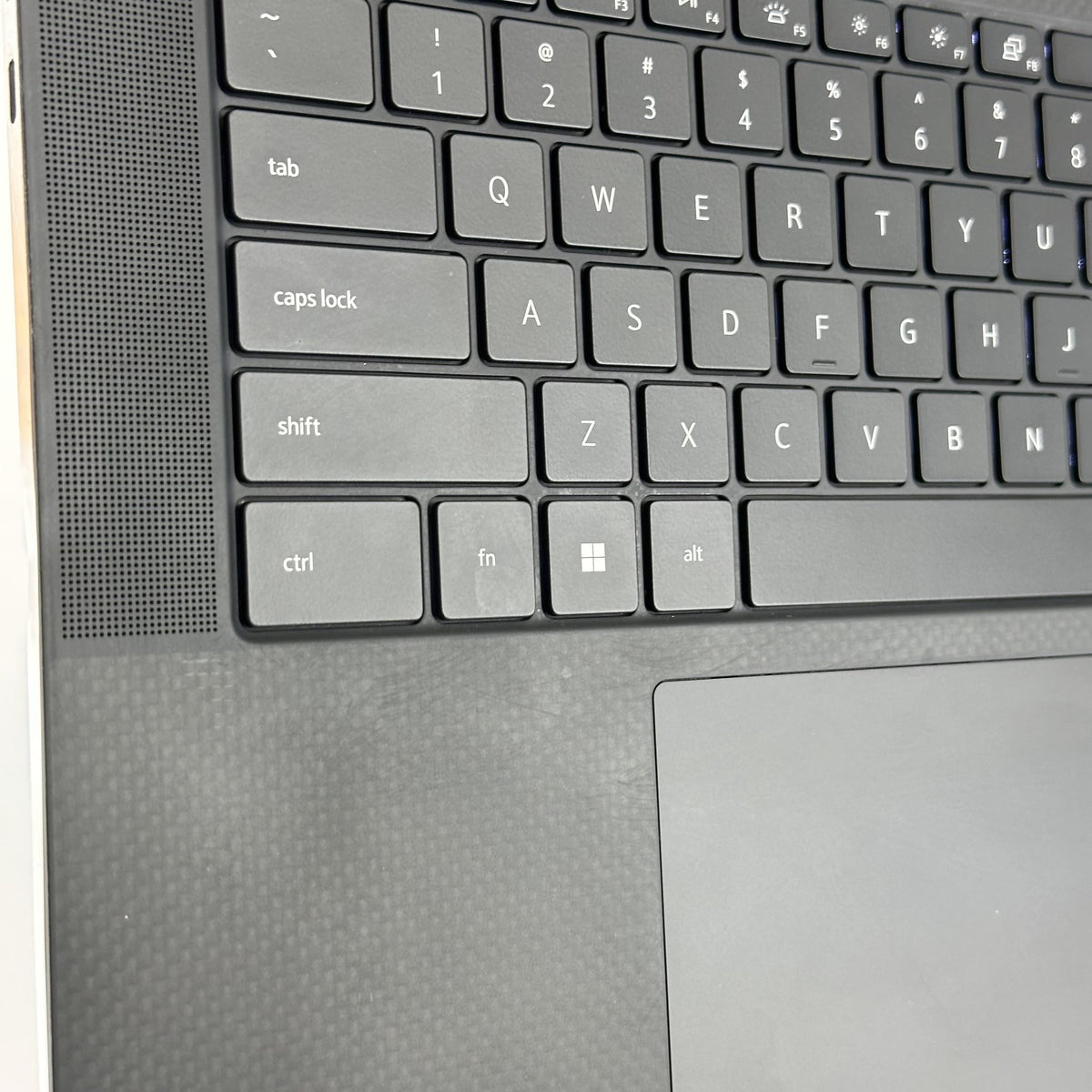 Dell XPS 15 9520 Silver 2.3 GHz Intel Core i7 12th Gen. 32GB RAM