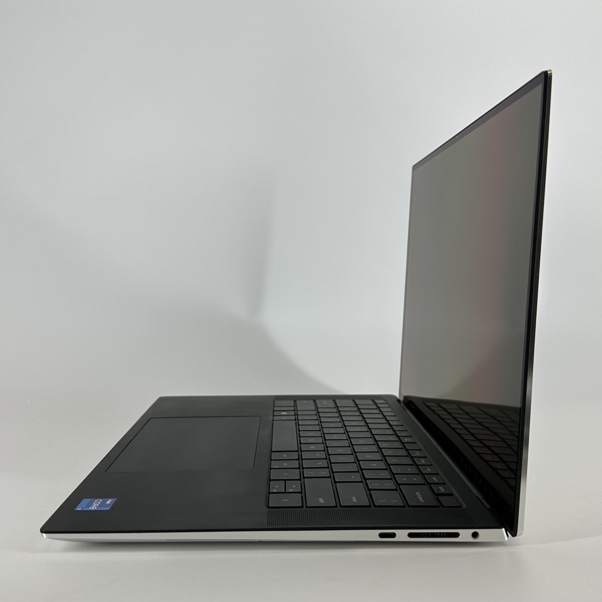 Dell XPS 15 9520 Silver 2.3 GHz Intel Core i7 12th Gen. 32GB RAM