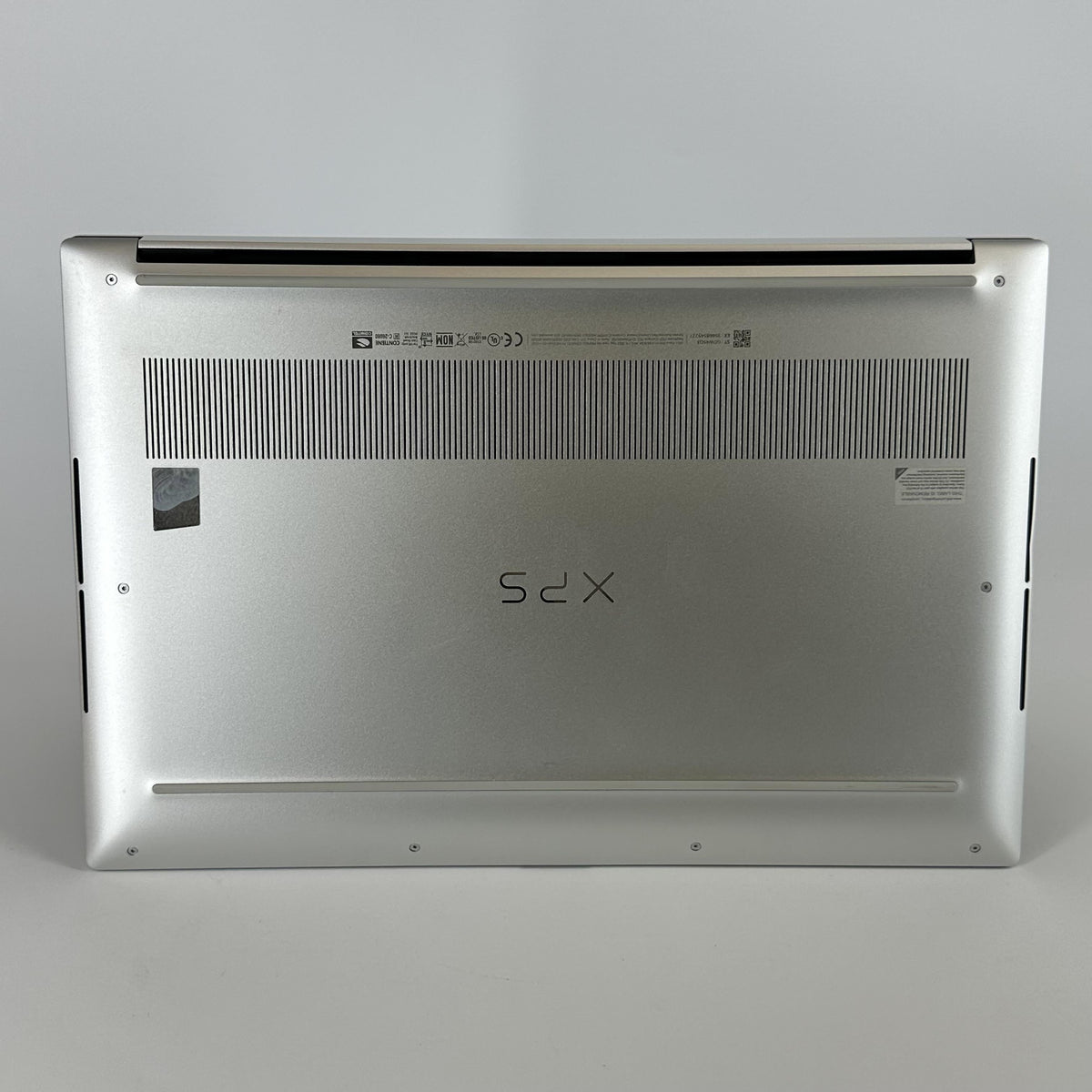 Dell XPS 15 9520 Silver 2.3 GHz Intel Core i7 12th Gen. 32GB RAM