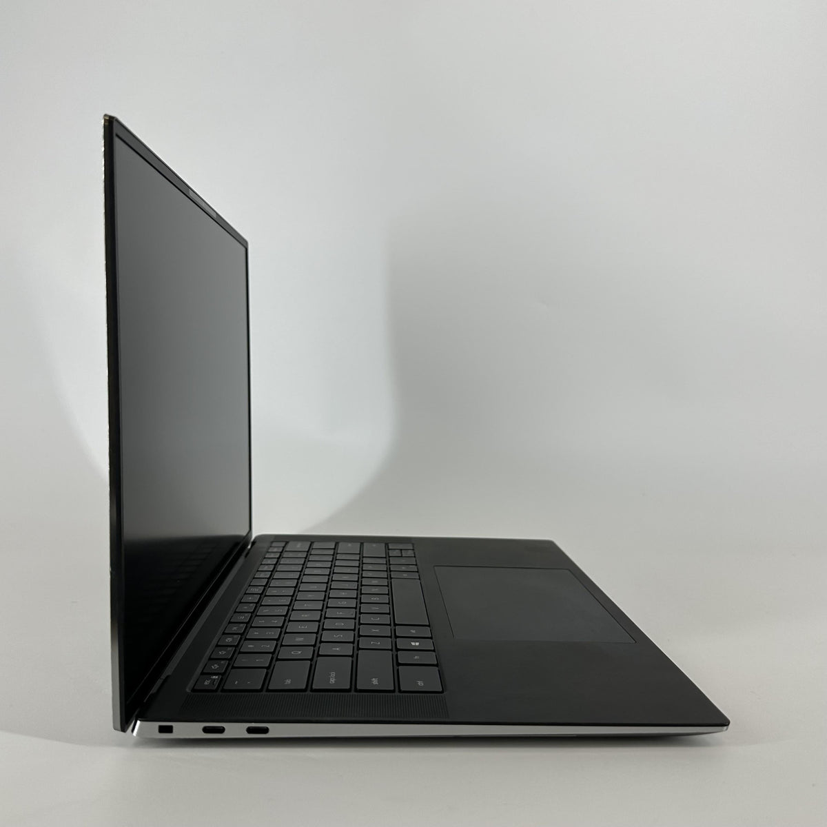 Dell Precision 5560 15.6 Gray 2.3 GHz Intel Core i7 11th Gen. 32GB