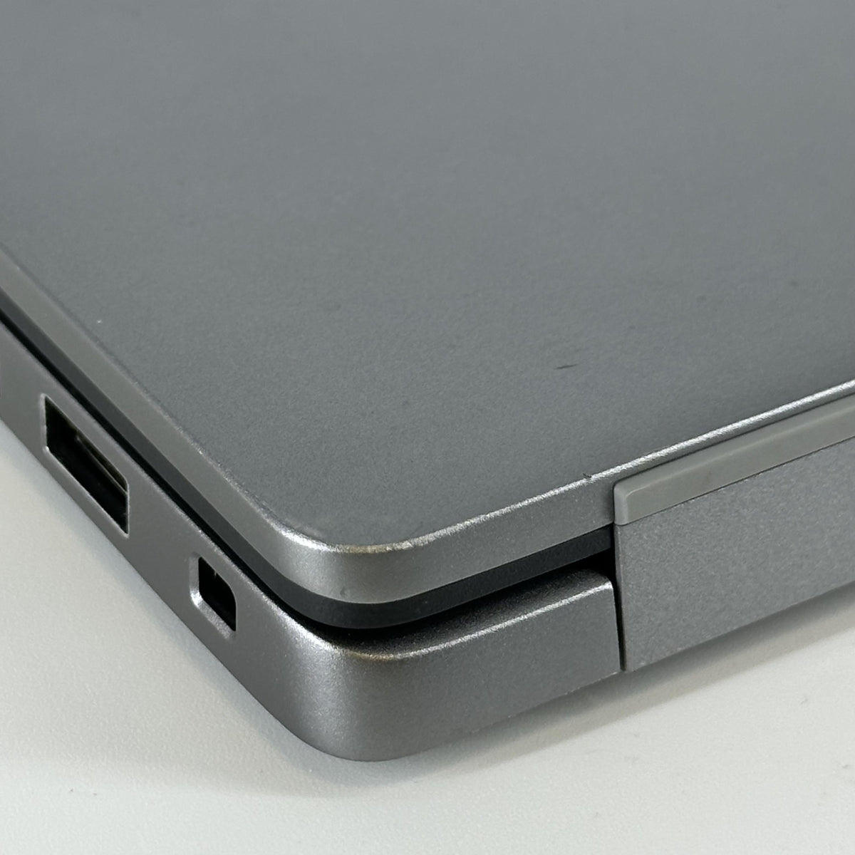 Dell Latitude 7640 16 Gray 1.6 GHz Intel Core i5 13th Gen. 16GB RAM