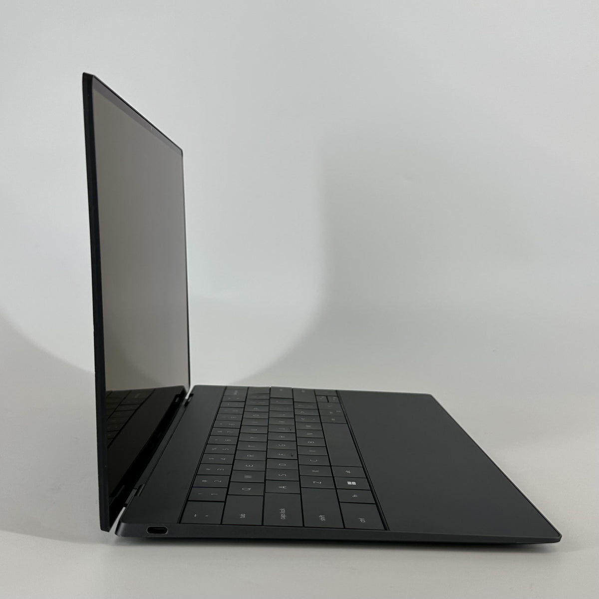 Dell XPS 13 Plus 9320 Black 2.2 GHz Intel Core i7 13th Gen. 16GB RAM