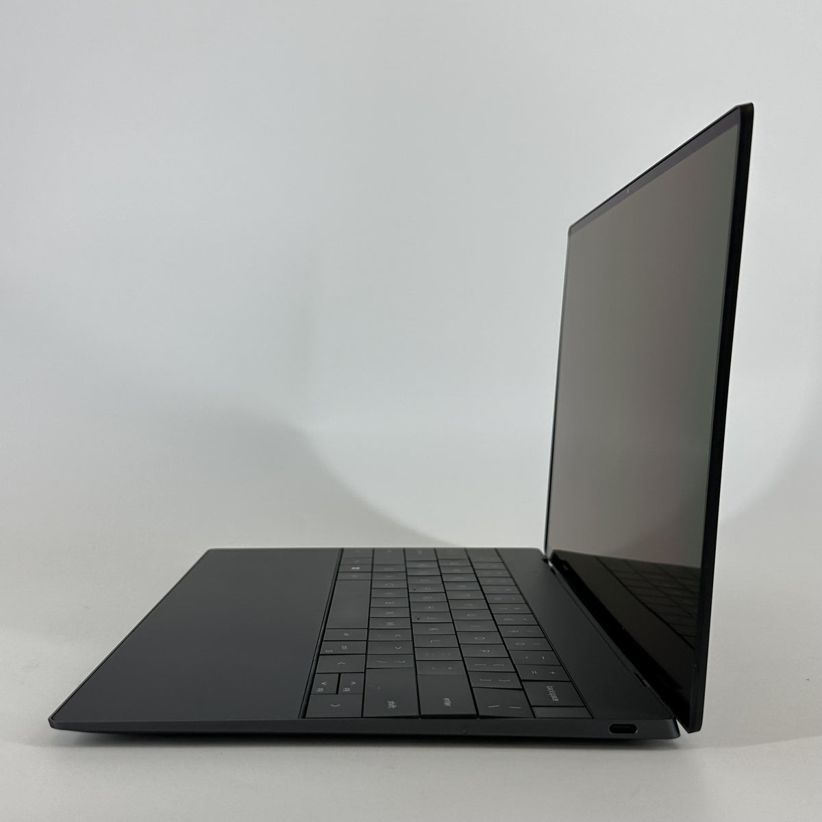 Dell XPS 13 Plus 9320 Black 2.2 GHz Intel Core i7 13th Gen. 16GB RAM