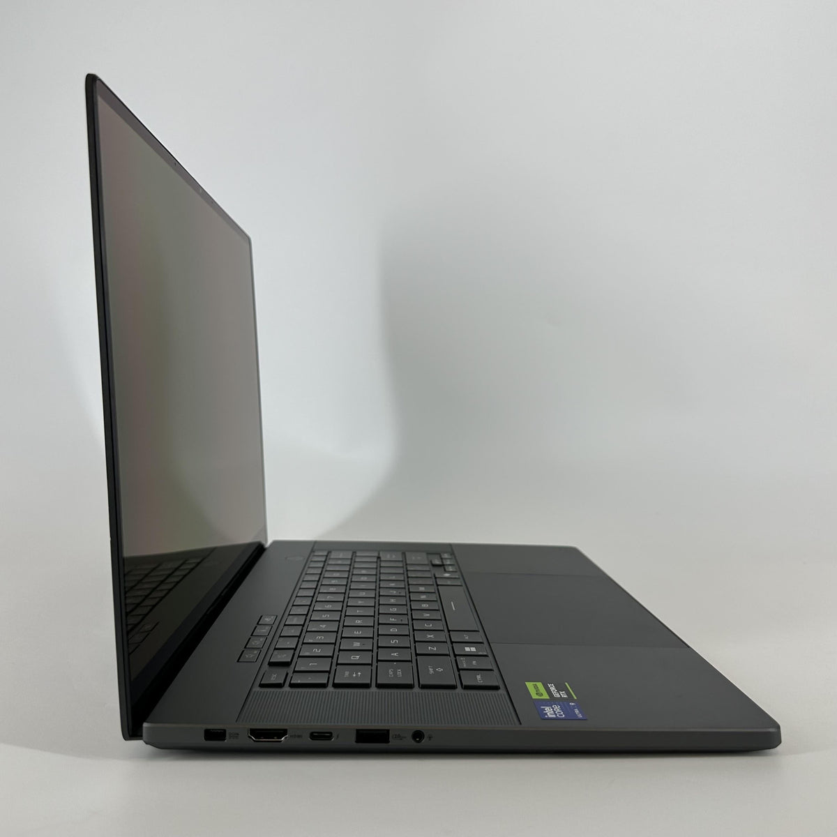 Asus ROG Zephyrus G16 GU605 16 Black 2.9 GHz Intel Core Ultra 9