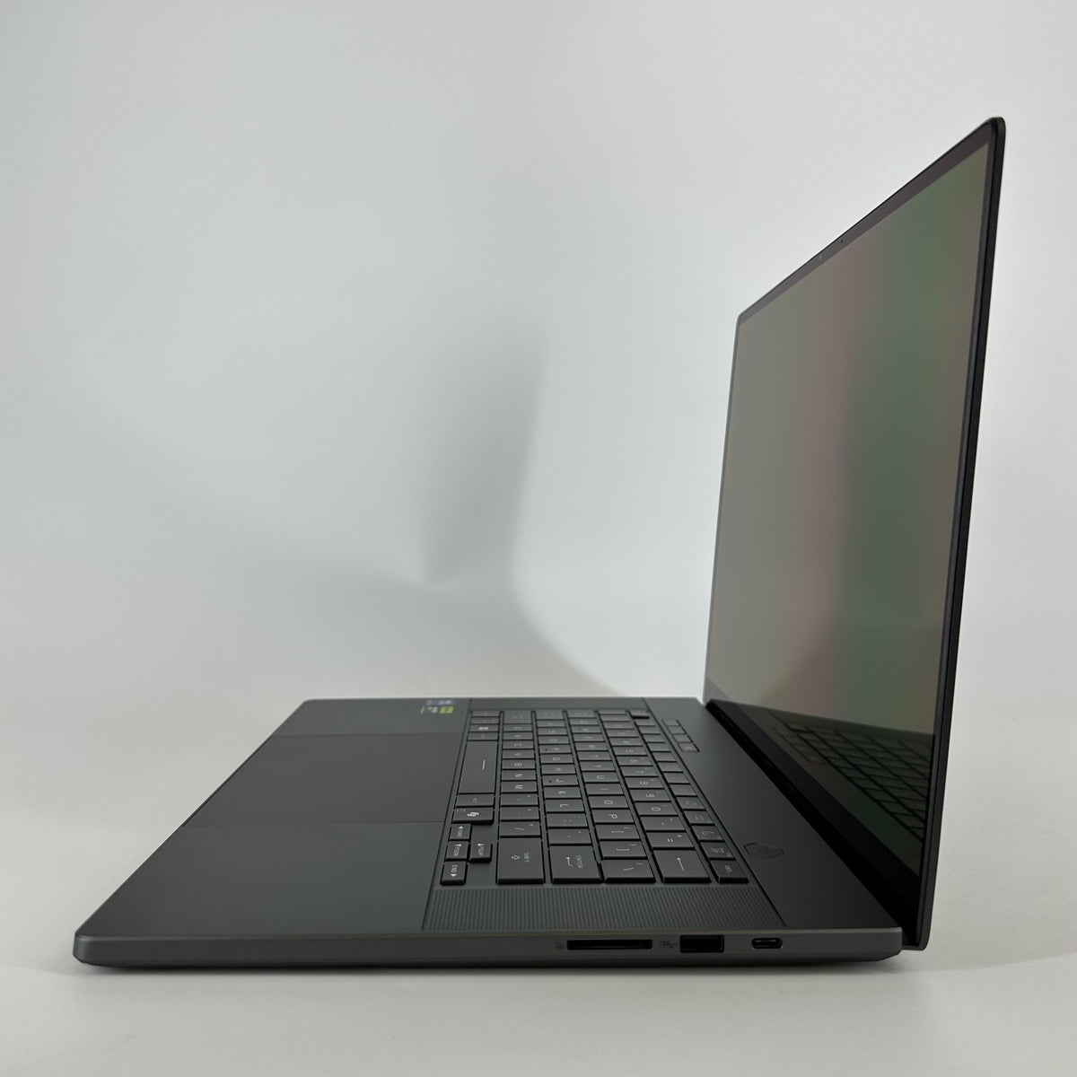 Asus ROG Zephyrus G16 GU605 16 Black 2.9 GHz Intel Core Ultra 9