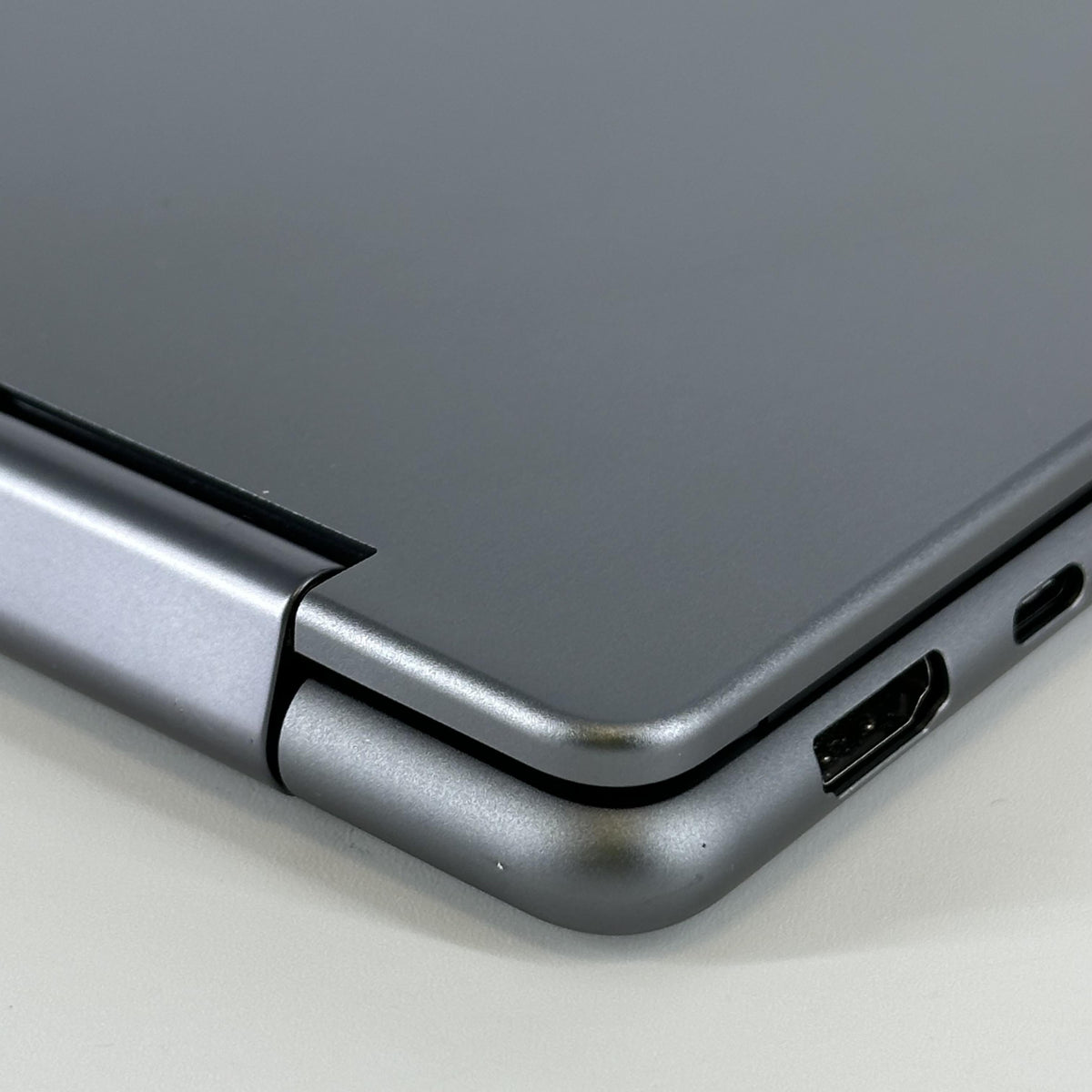 Lenovo Yoga 7 16 Gray 2.2 GHz Intel Core Ultra 7 Series 2 16GB RAM