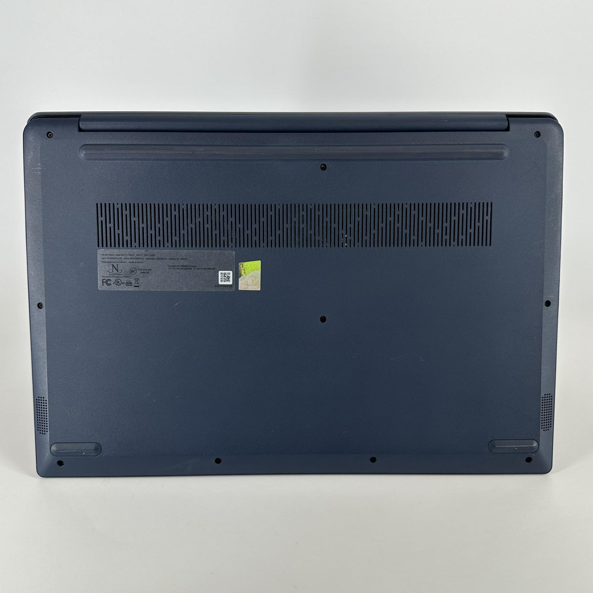 Lenovo IdeaPad 3 17.3 Blue 2.0 GHz AMD Ryzen 7 5825U 8GB RAM 512GB