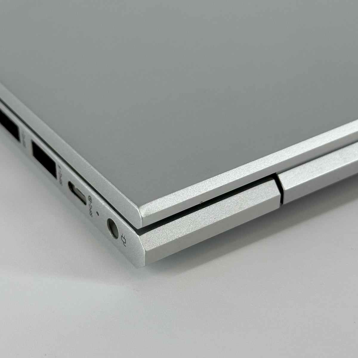 HP ProBook 445 G9 14 Silver 2.0 GHz AMD Ryzen 7 5825U 48GB RAM 1TB