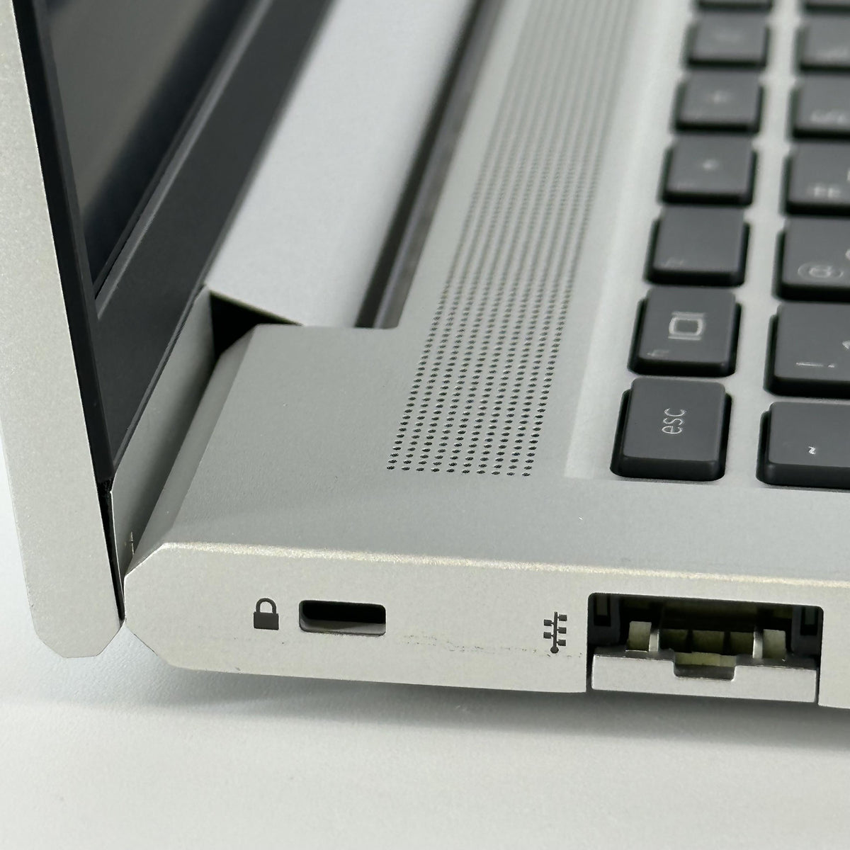 HP ProBook 445 G9 14 Silver 2.0 GHz AMD Ryzen 7 5825U 48GB RAM 1TB