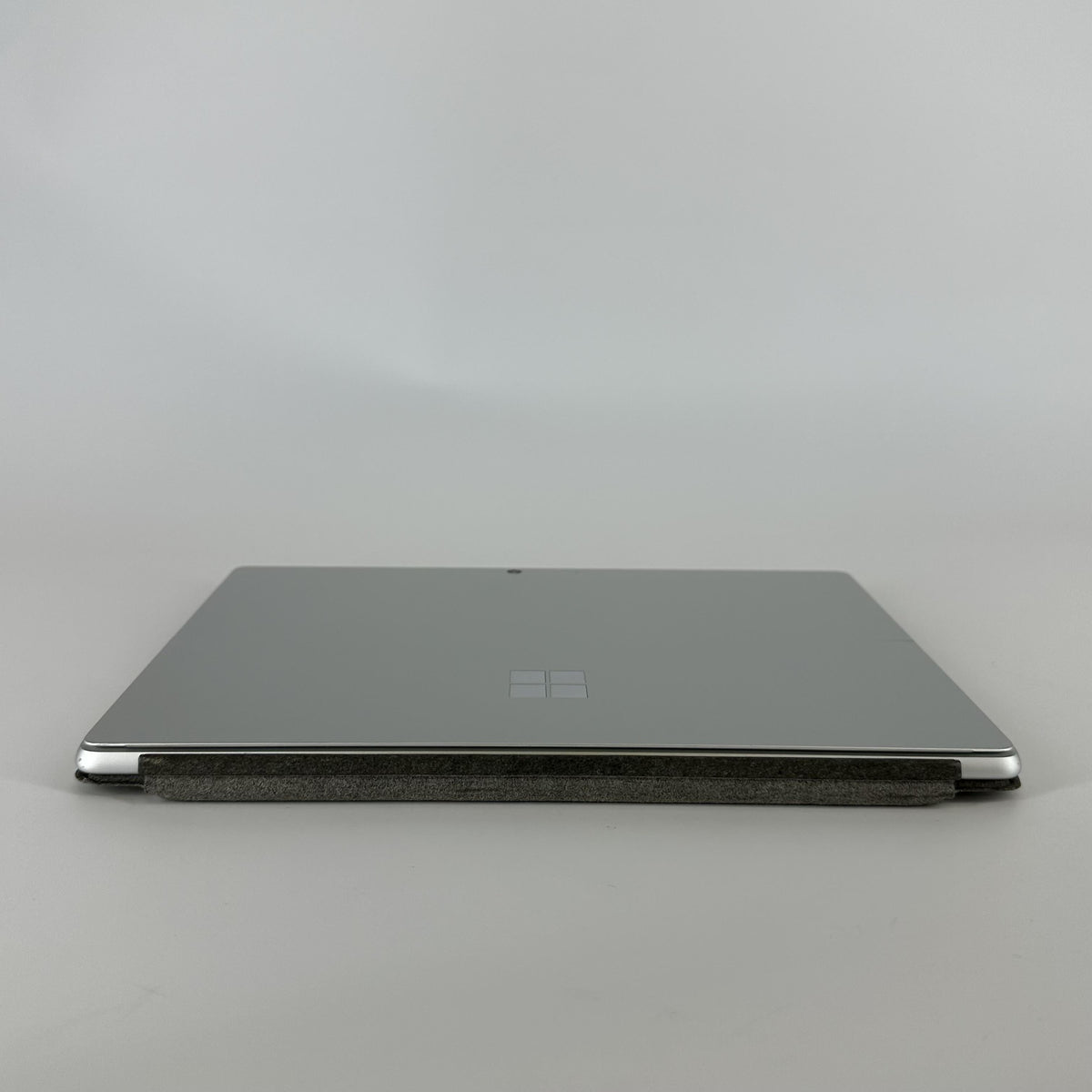 Microsoft Surface Pro 9 13 Platinum WiFi 2.7 GHz Intel Core i7 12th