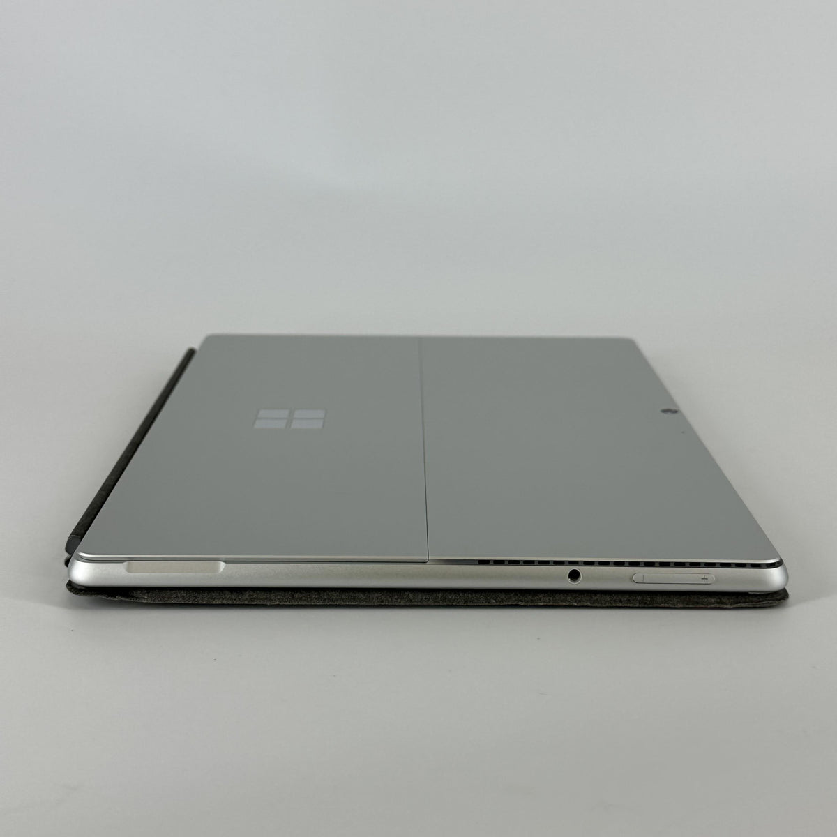 Microsoft Surface Pro 8 13 Silver WiFi 3.0 GHz Intel Core i7 11th