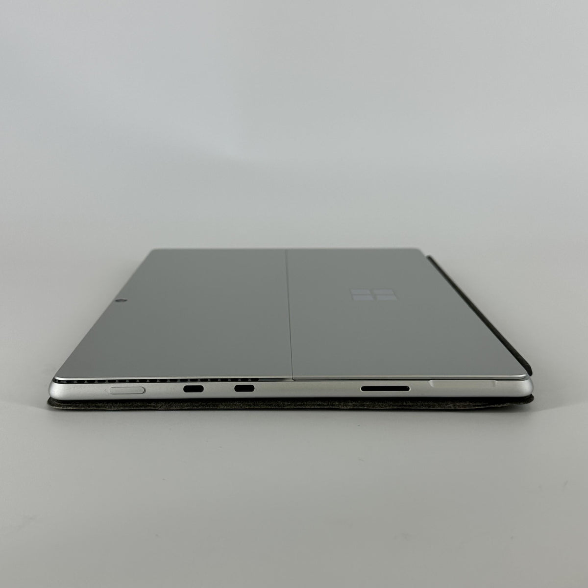 Microsoft Surface Pro 8 13 Silver WiFi 3.0 GHz Intel Core i7 11th