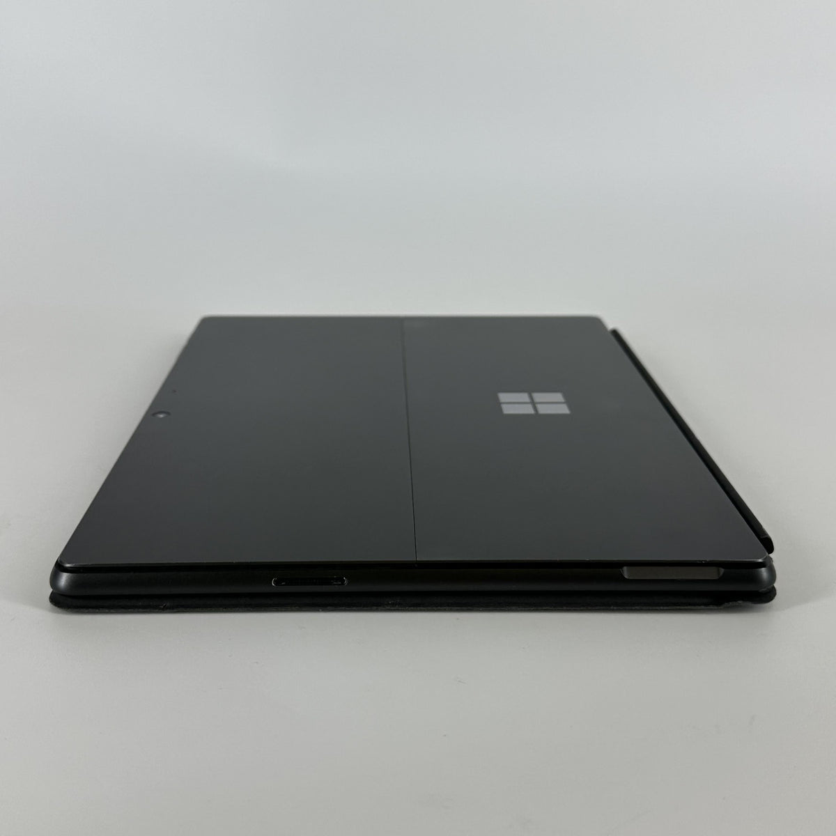 Microsoft Surface Pro 9 13 Graphite WiFi 2.7 GHz Intel Core i7 12th