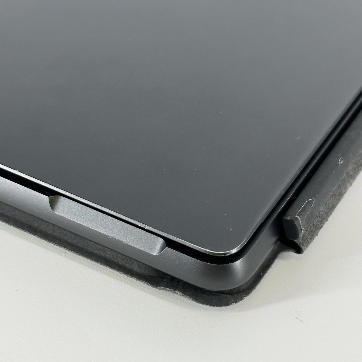 Microsoft Surface Pro 9 13 Graphite WiFi 2.7 GHz Intel Core i7 12th