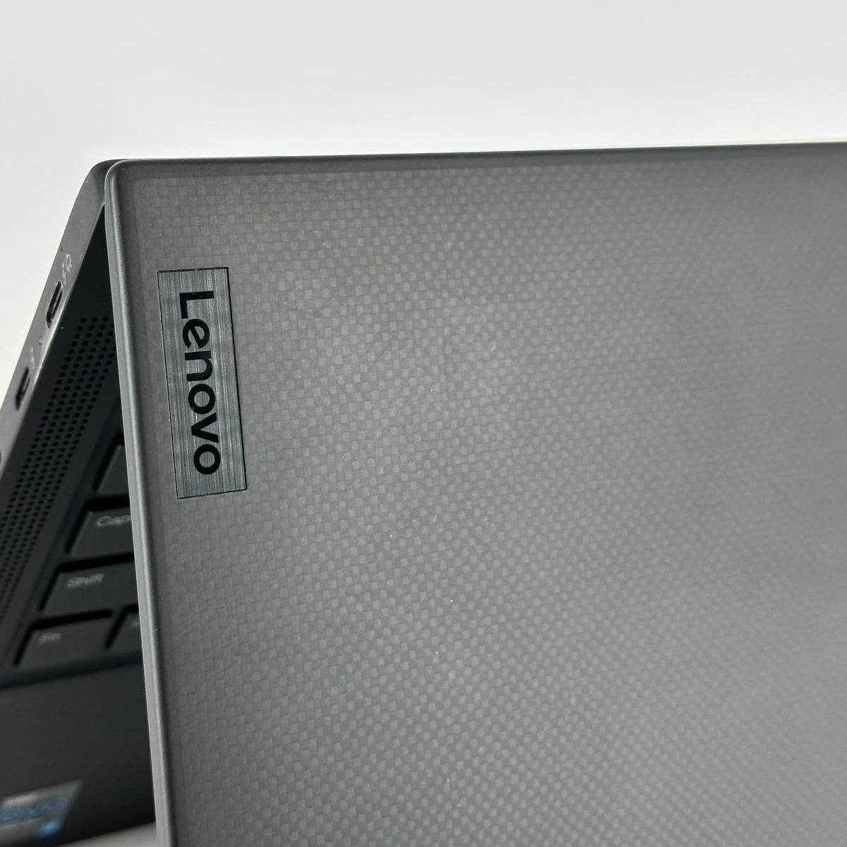Lenovo ThinkPad X1 Carbon Gen 9 14 Black 3.0 GHz Intel Core i7 11th