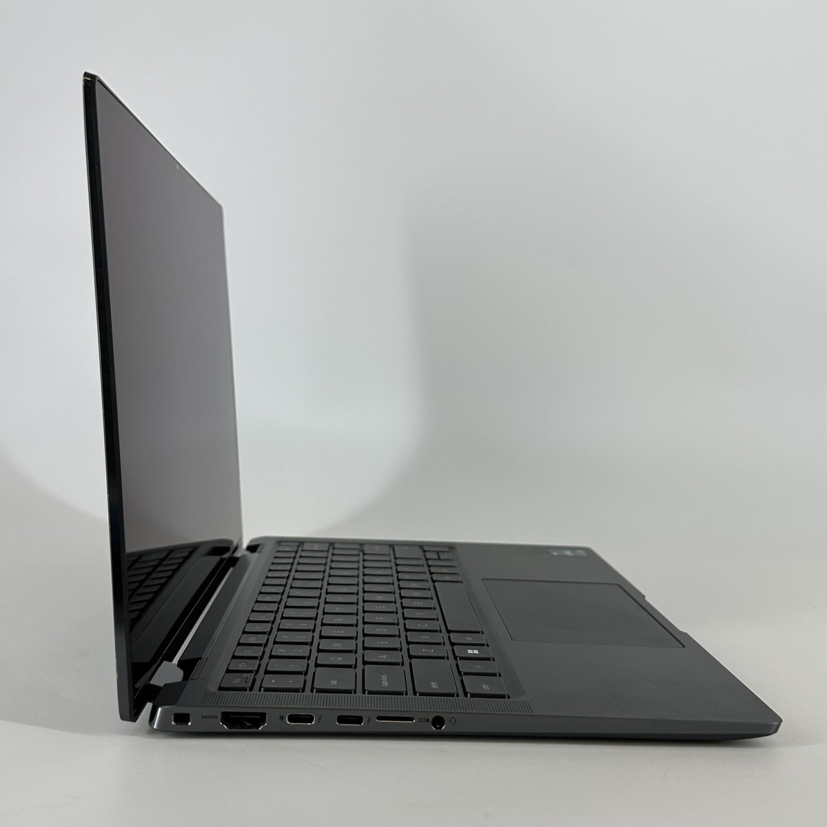 Dell Latitude 9430 14 Gray 1.8 GHz Intel Core i7 12th Gen. 32GB RAM