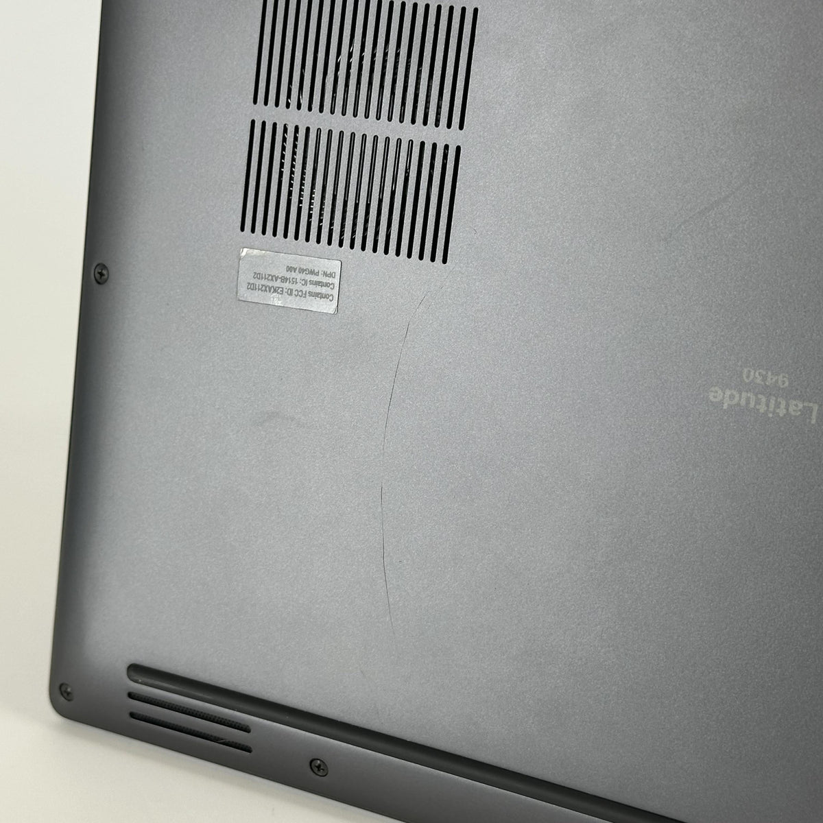 Dell Latitude 9430 14 Gray 1.8 GHz Intel Core i7 12th Gen. 32GB RAM