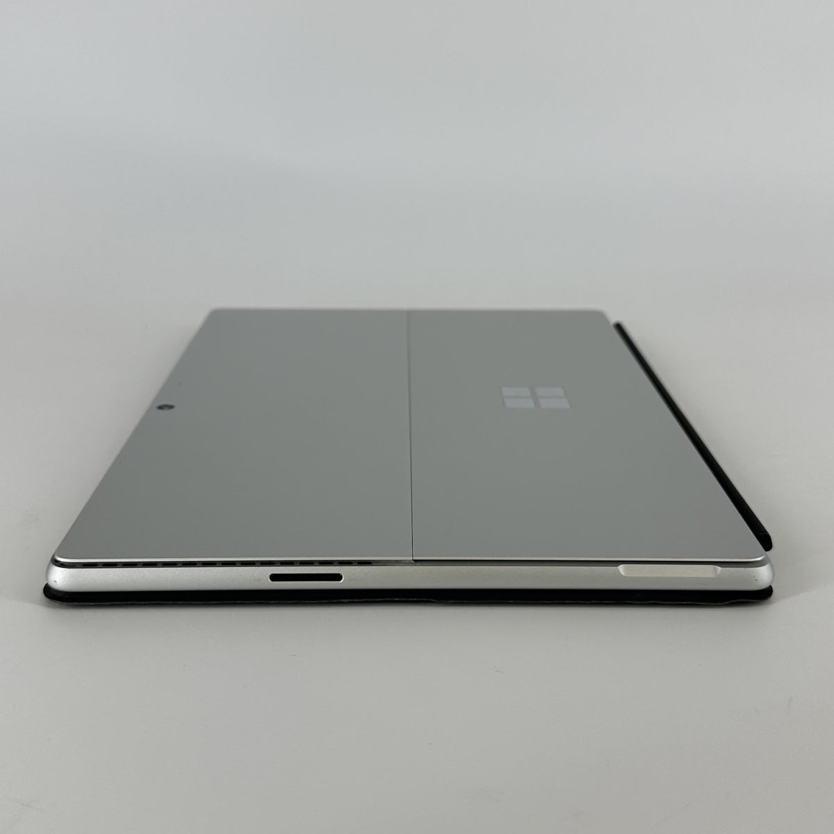 Microsoft Surface Pro 9 13 Platinum WiFi 2.7 GHz Intel Core i7 12th