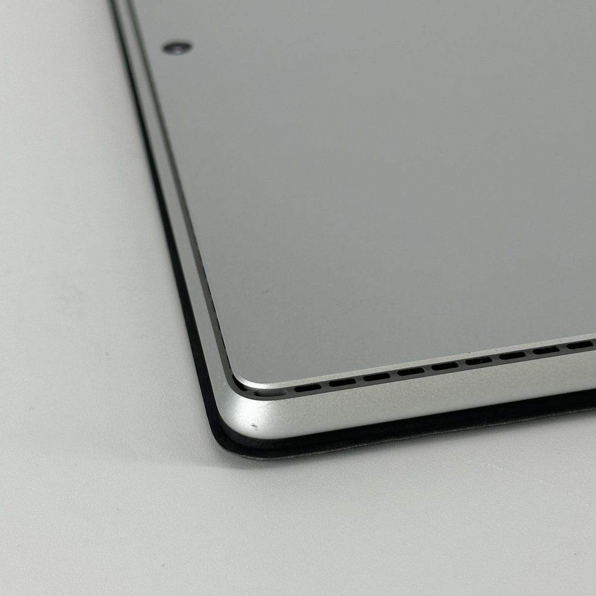 Microsoft Surface Pro 9 13 Platinum WiFi 2.7 GHz Intel Core i7 12th