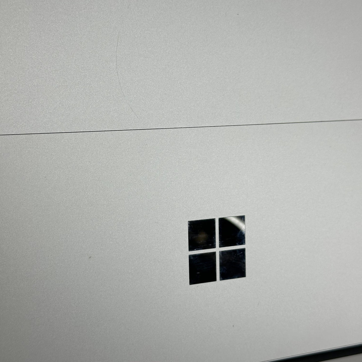 Microsoft Surface Pro 9 13 Platinum WiFi 2.7 GHz Intel Core i7 12th
