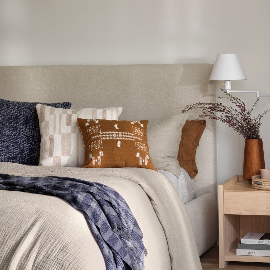 Isidora Pillow
