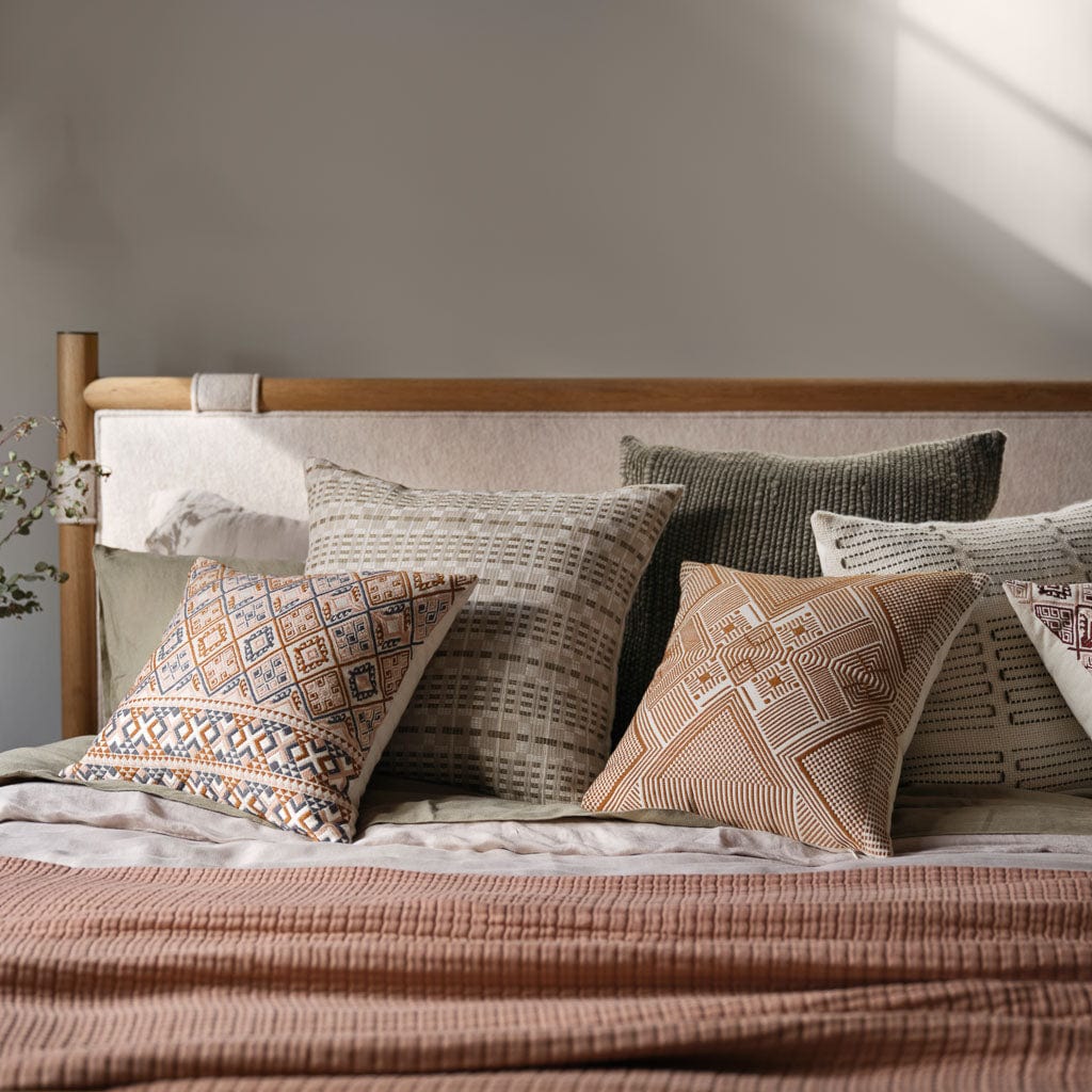 Isidora Pillow