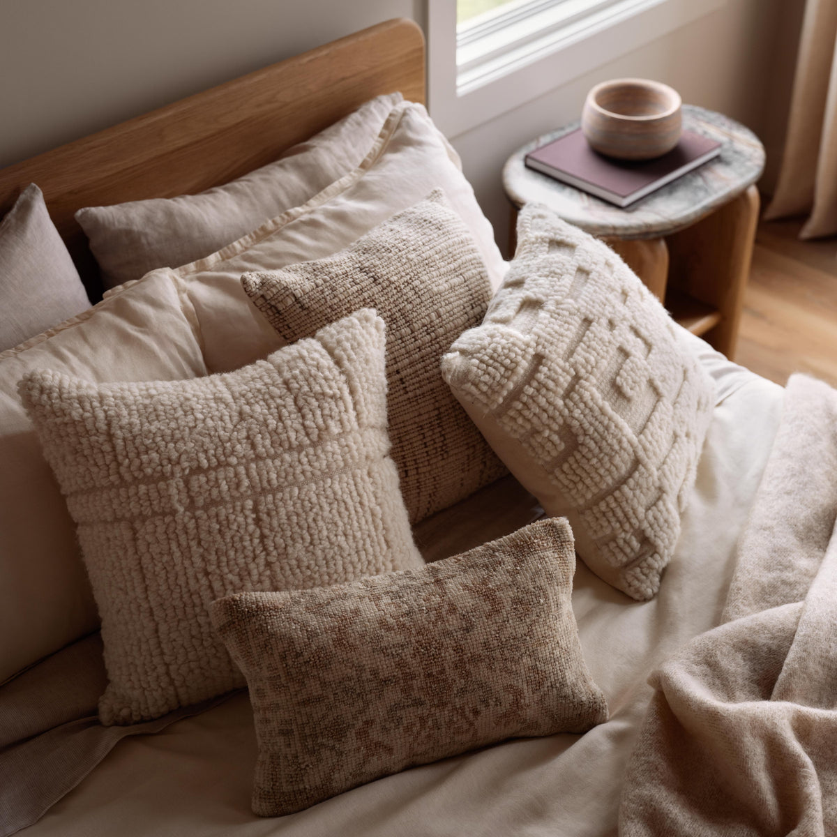 Isidora Pillow