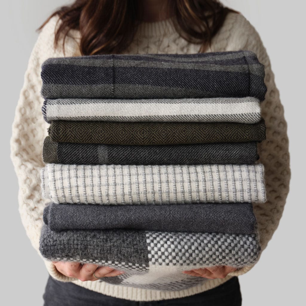 La Calle Alpaca Throw