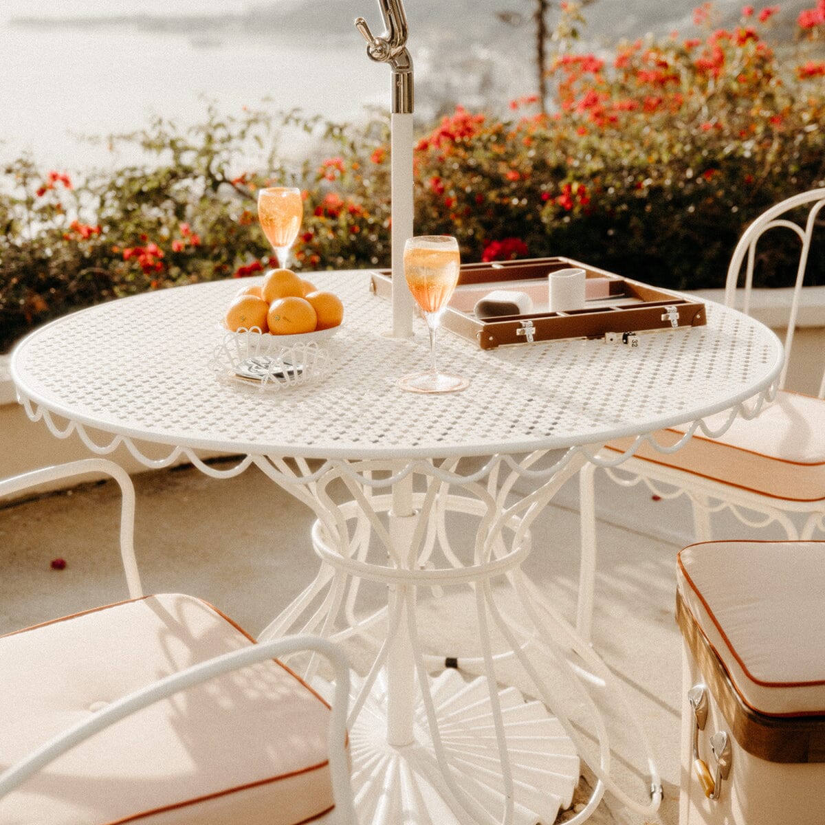 The Al Fresco Dining Table