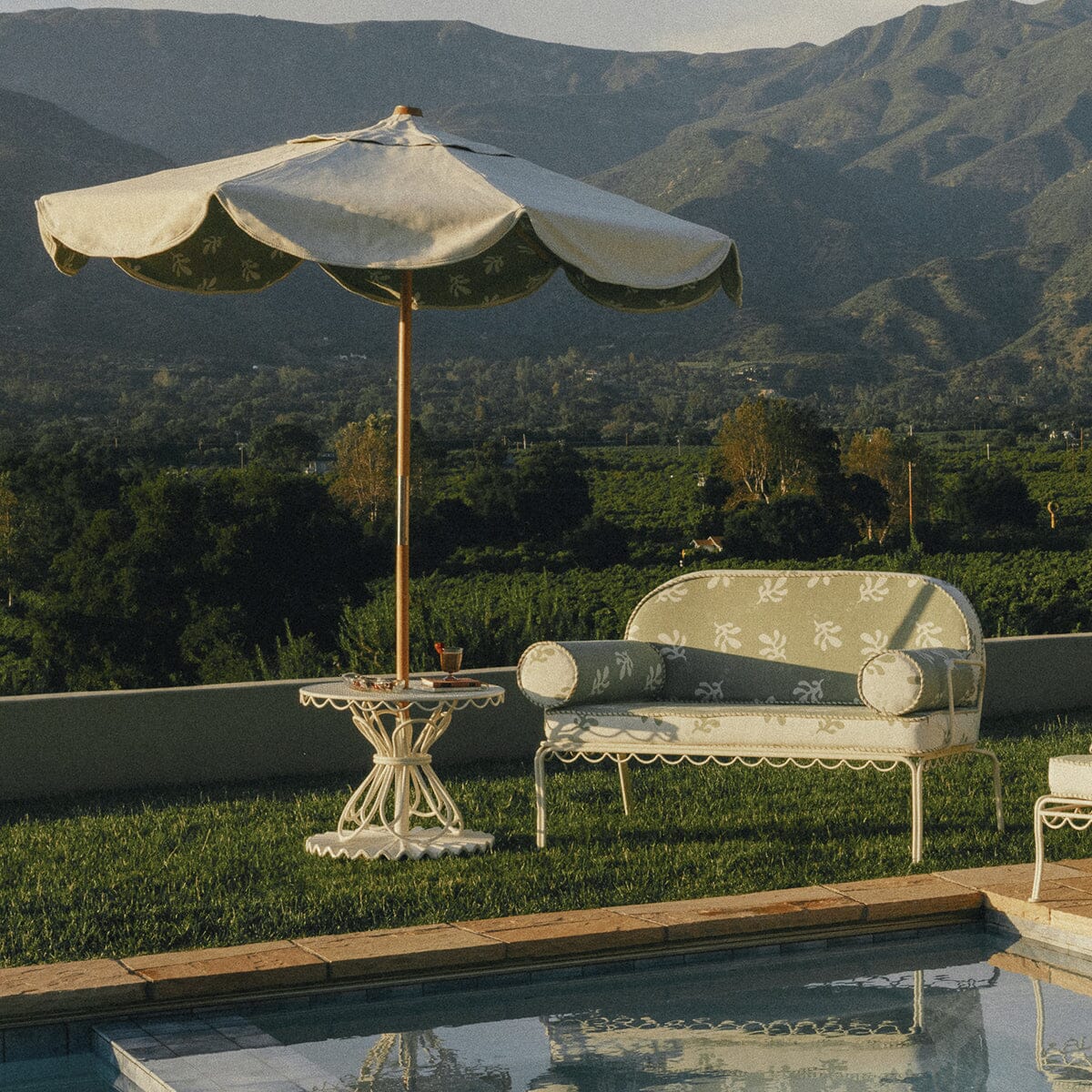 The Al Fresco Love Seat