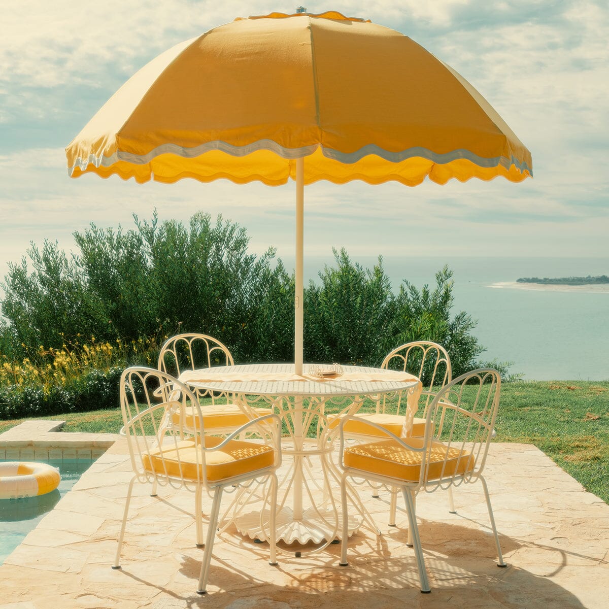 The Al Fresco Dining Table